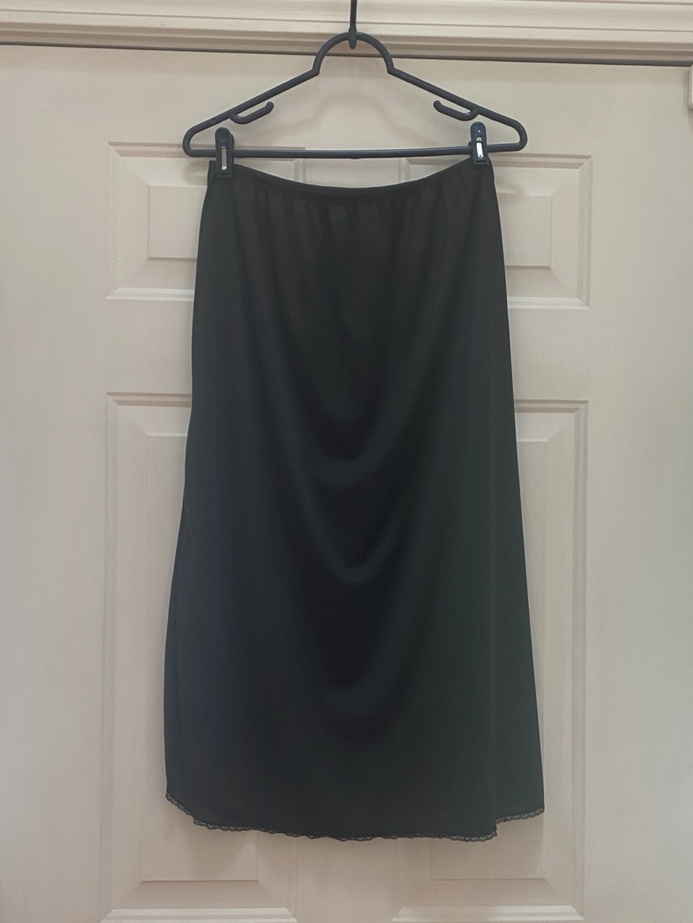 VTG Black Vassarette Elastic Waist Half Slip Hemmed with Lace, Size XL 32" / 44
